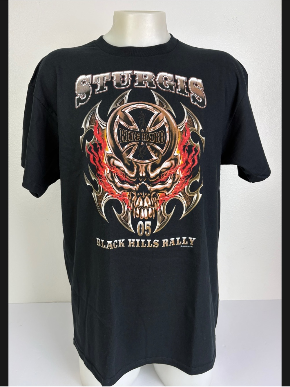 Vintage 2005 Sturgis Black Hills Rally T Shirt
Men XL Skull Biker Motorcycle